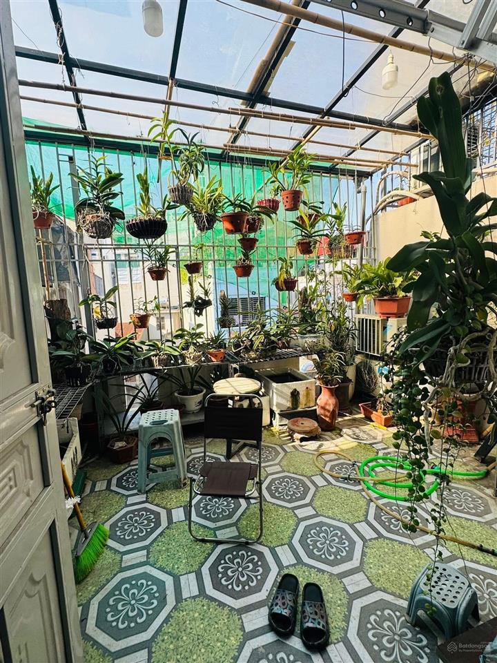 Bán nhà riêng 5pn, 40m2 tại vũ tông phan, giá tốt chính chủ, ngõ thông, gần phố