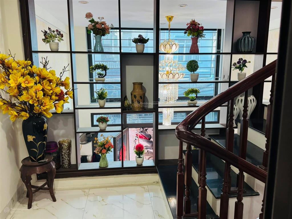 Bán nhà riêng 5pn, 40m2 tại vũ tông phan, giá tốt chính chủ, ngõ thông, gần phố