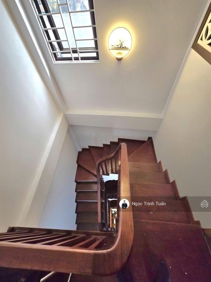 Hồng mai  ngõ thông  ô tô đỗ gần  2 thoáng trước sau  chỉ việc về ở  34mx5 tầng chỉ 9,8 tỷ