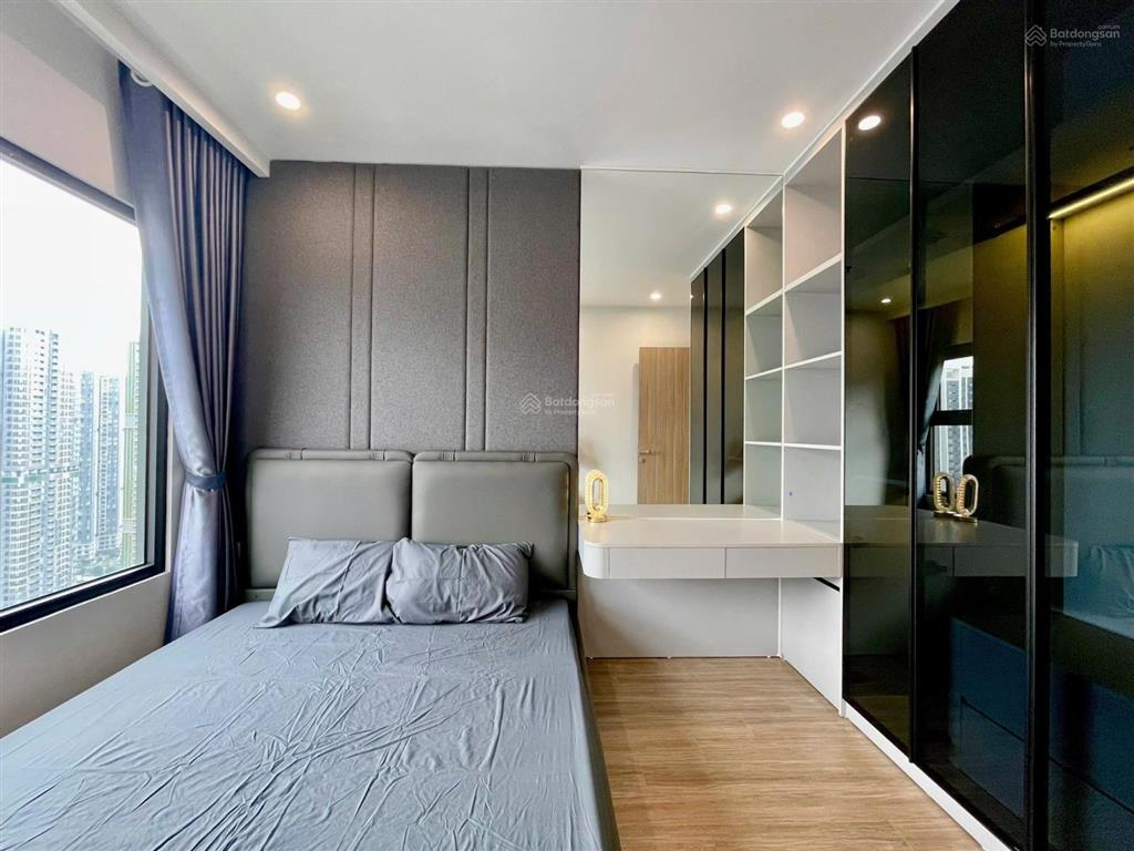 Chính chủ gửi bán căn 1n+ gs, tầng trung đẹp full nội thất, giá 3,65 tỷ có thương lượng