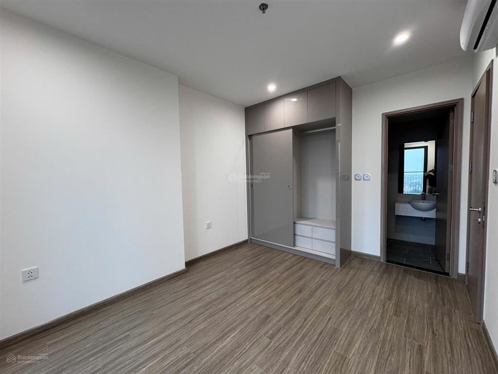 Chính chủ gửi bán căn 1n+ gs, tầng trung đẹp full nội thất, giá 3,65 tỷ có thương lượng