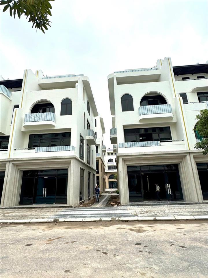 Bán bt 4.5 tầng tại số 17 đông phương, 120m2, 15,9 tỷ, chính chủ hot!