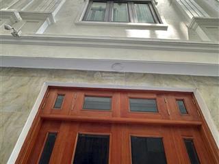 Bán nhà 5 tầng mới xây, hàng hiếm, mặt tiền hơn 4m, trung tâm xã đông la, hoài đức