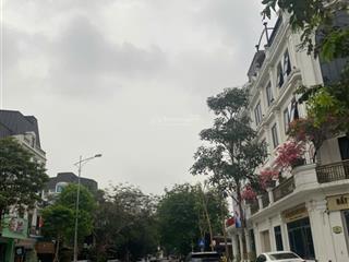 Bán liền kề văn phú hà đông mà giá chỉ bằng căn thổ cư trong ngõ nội đô.