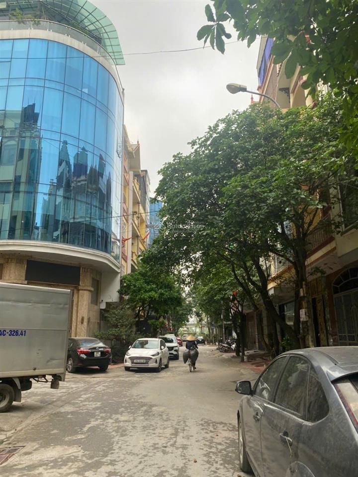 Bán liền kề gần văn phú  hà đông, chỉ nhỉnh 13 tỷ, doanh thu dòng tiền 300tr/ năm.