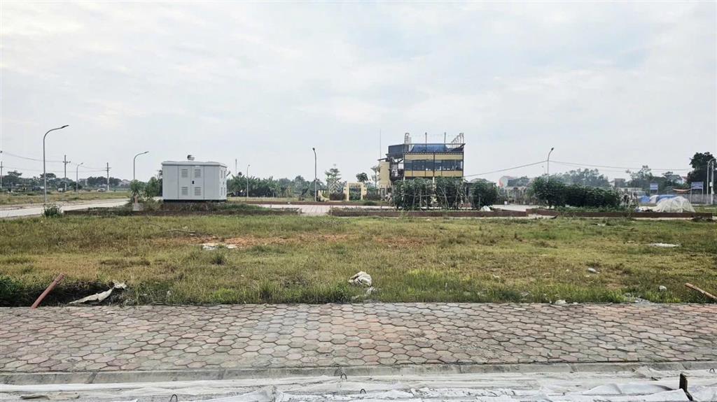 Đất đấu giá đông laiquang tiến sóc sơn dt180m mặt tiền rộng giá rẻ nhất để bạn quan tâm .