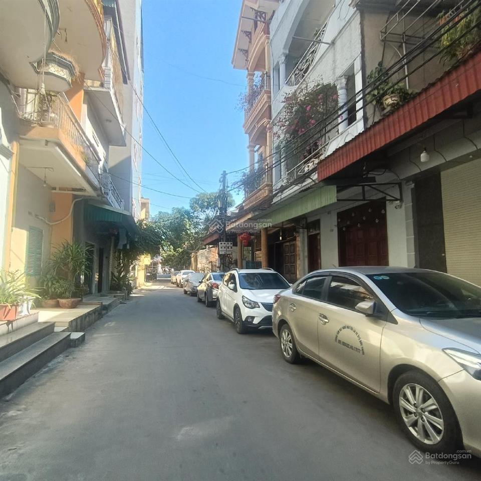 Bán nhà 2tầng .2mặt phố dt99m fullmt6.5m .giá cực tốt .tại trung tâm chợ phù lỗ sóc sơn