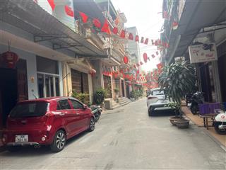 Bán nhà 2tầng .2mặt phố dt99m fullmt6.5m .giá cực tốt .tại trung tâm chợ phù lỗ sóc sơn