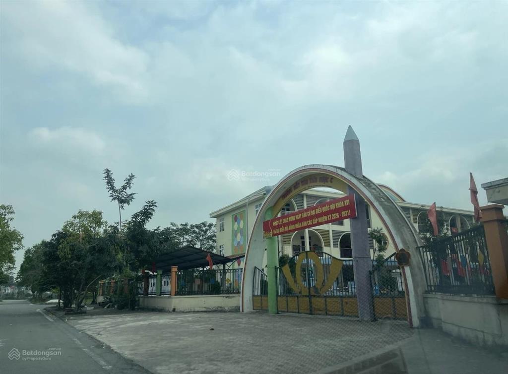 Lô đất xinh phù hợp tài chính nhỏ tái định cư dược hạ dt48m giá 4tỷ 150tr.đường to vỉa hè rộng