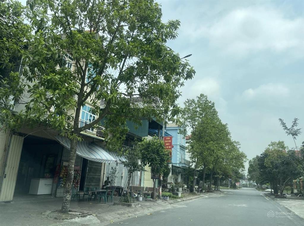 Lô đất xinh phù hợp tài chính nhỏ tái định cư dược hạ dt48m giá 4tỷ 150tr.đường to vỉa hè rộng