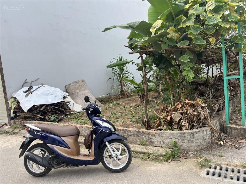 Bán lô góc trục chính kinh doanh dt76m mt6,5m đông sơn quang tiến