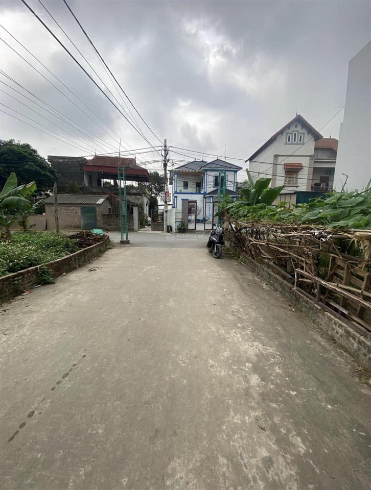 Bán lô góc trục chính kinh doanh dt76m mt6,5m đông sơn quang tiến