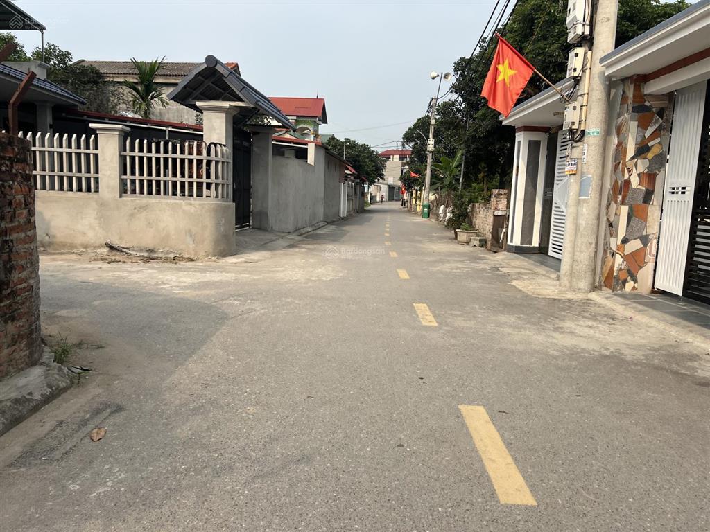 Bán 90m mặt tiền rộng 9m giá chỉ 12tỷ150đông sơn quang tiến nay là xã nội bài lô đất cực đẹp .