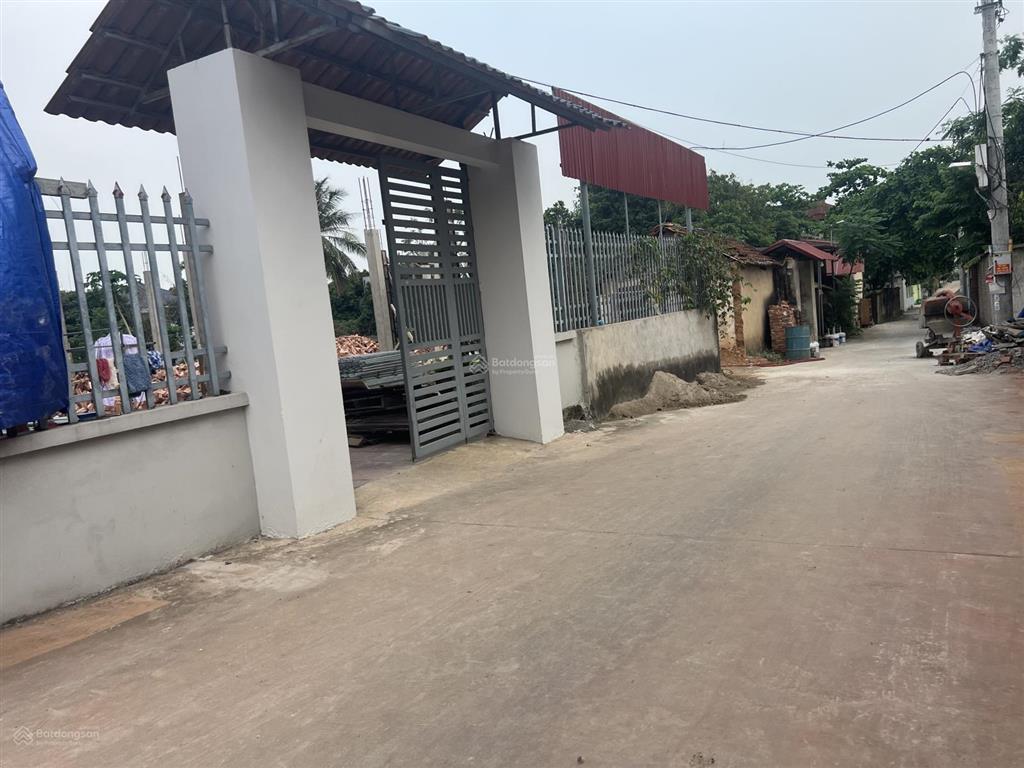 Bán 90m mặt tiền rộng 9m giá chỉ 12tỷ150đông sơn quang tiến nay là xã nội bài lô đất cực đẹp .