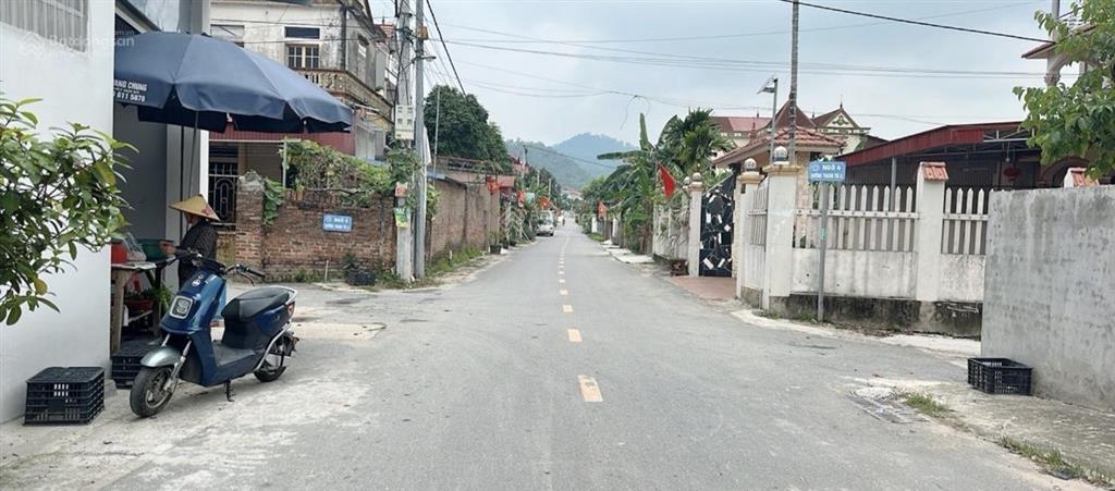 Cộng hoà phù linh sóc sơn dt80m full đường thông rộng giá chỉ hơn 2tỷ xíu ạ