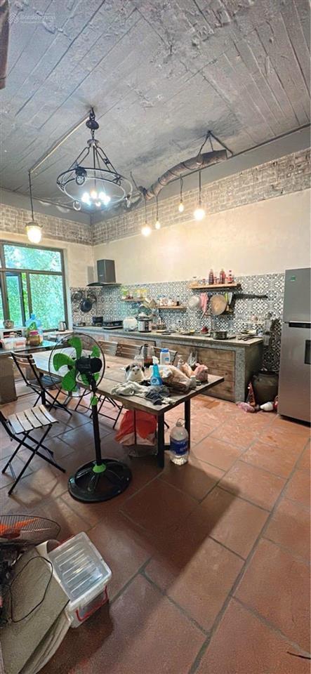 Căn biệt thự thiết kế hiện đại dt380m view sân golfphù linh sóc sơn phù hợp khu nghỉ dưỡng
