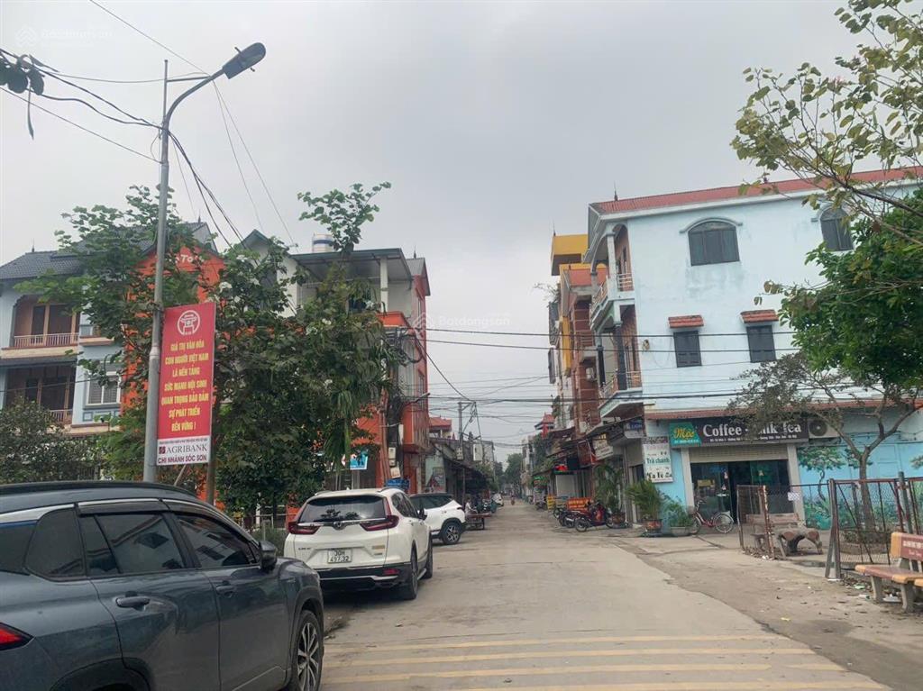 Nhà đẹp  sẵn ở  dt 75m2 full  mt 4.7m  quang tiến  nay là xã nội bài
