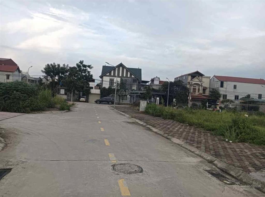 Bán 90m  mt 5m  d 18m  giá 4,8 tỷ  khu đấu giá đông lai  quang tiến (nay là xã nội bài)
