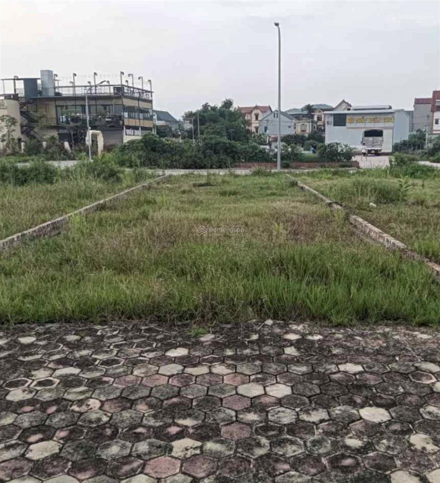 Bán 90m  mt 5m  d 18m  giá 4,8 tỷ  khu đấu giá đông lai  quang tiến (nay là xã nội bài)