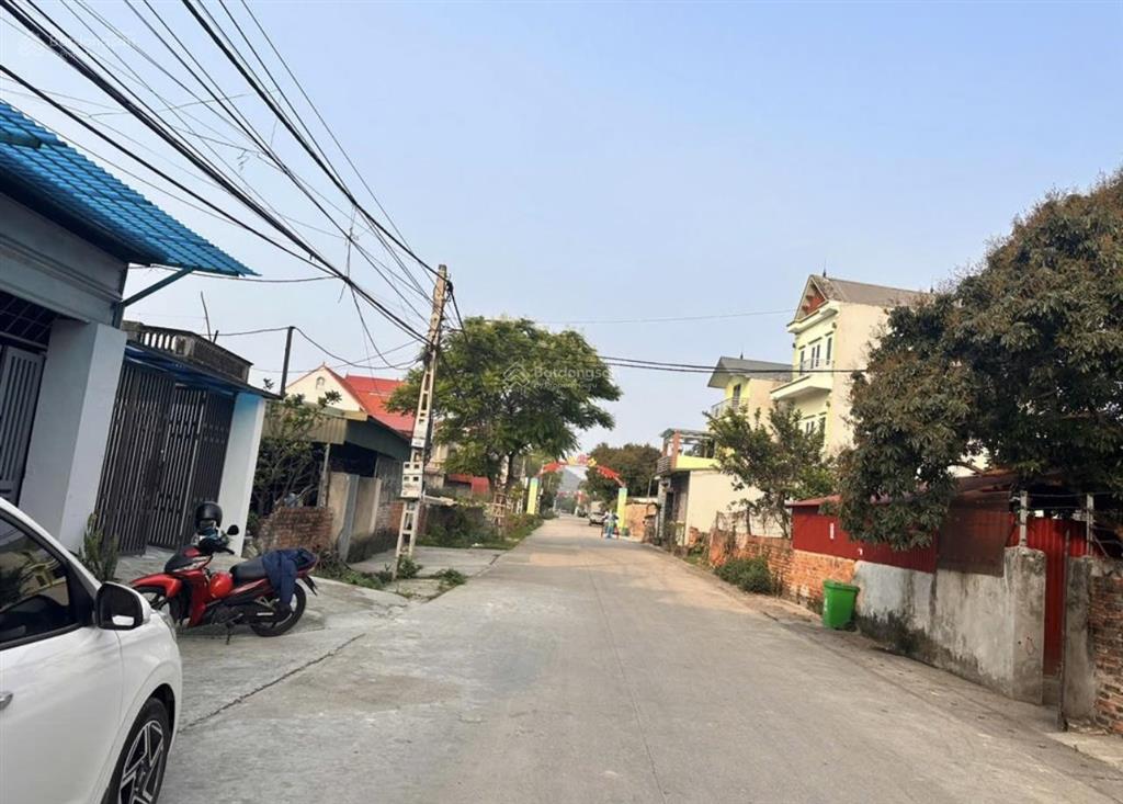 Lô góc  quảng hội  quang tiến  nay là xã sóc sơn  dt 120m  mt 8m  giá tốt để bạn quan tâm.