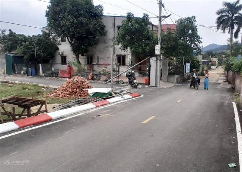 Thôn đông phù lỗ sóc sơn lô góc 2 mặt thoáng . dt80m fullmt5m giá chỉ 3tỷ 400tr.đường thông