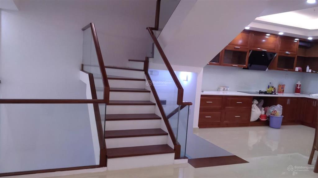 Cho thuê nhà góc 2 mặt tiền dt sử dụng 410m2  khu simco vạn phúc hà đông