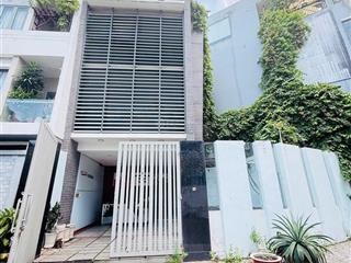 Nhà hot bình thạnh 7x20m. có sân đậu oto  giá chỉ 35