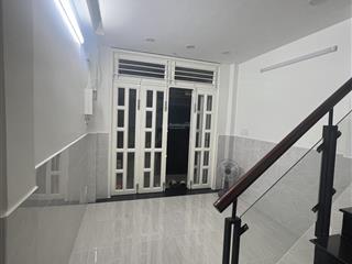 Nhà mới còn mùi sơn thích quãng đức  4pn  giá chỉ 16tr5