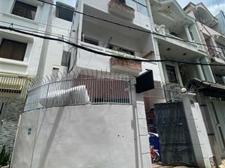 Nhà ngang 6m chưa tới 20tr hồ văn huê phú nhuận  có sân để xe rộng rãi