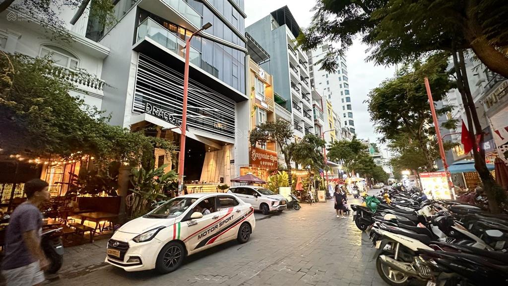 Hàng hiếm 165m2. mặt tiền lê quang đạo. được xây 12 tầng. sát nguyễn văn thoại. giá tốt