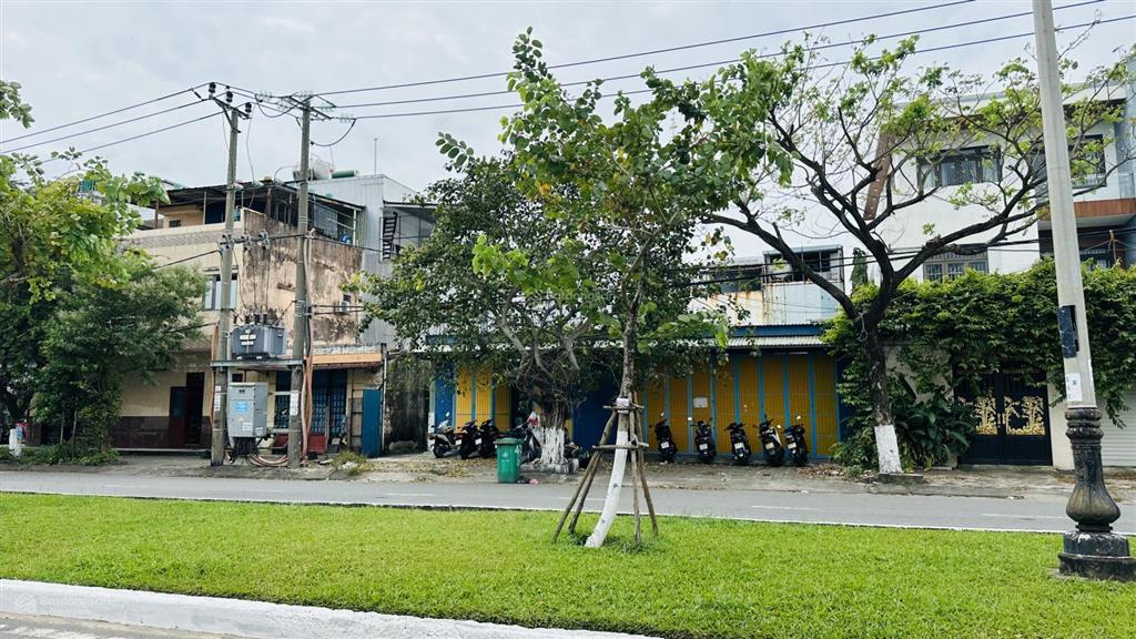 Mặt tiền chu huy mân view vịnh cảng du lịch đà nẵng. diện tích 280m. kẹp kiệt. ngang 14m. giá tốt