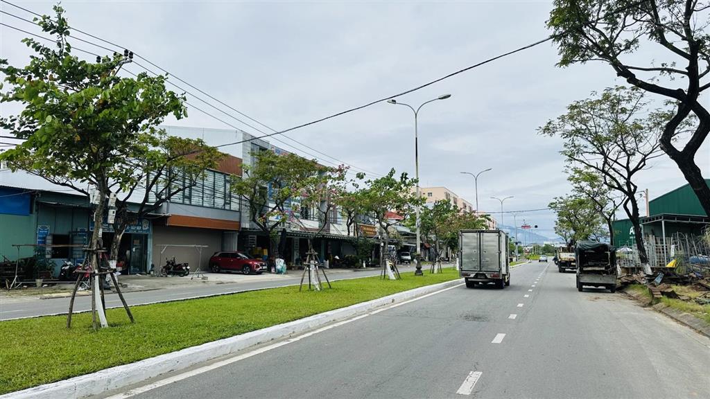 Mặt tiền chu huy mân view vịnh cảng du lịch đà nẵng. diện tích 280m. kẹp kiệt. ngang 14m. giá tốt