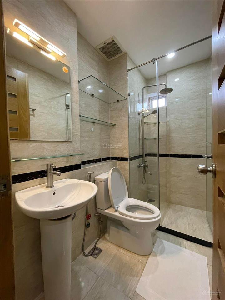 Studio  1pn ban công nhiều cây xanh thoáng mát  có chỗ đậu ô tô  dọn phòng free