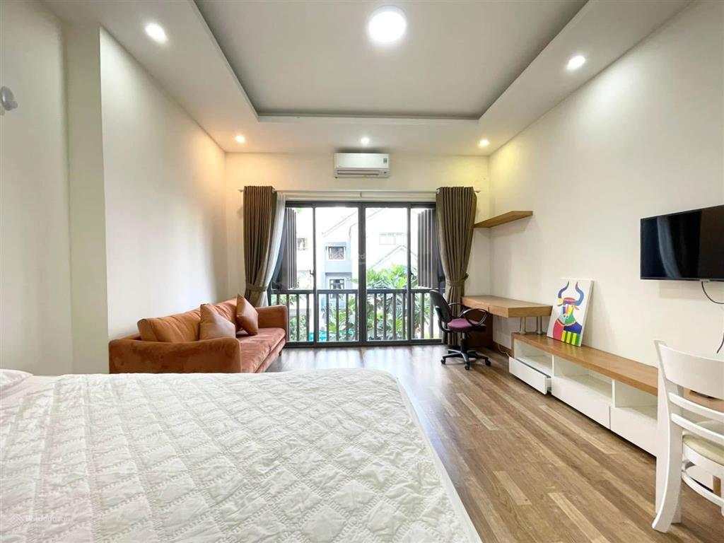 Studio  1pn ban công nhiều cây xanh thoáng mát  có chỗ đậu ô tô  dọn phòng free