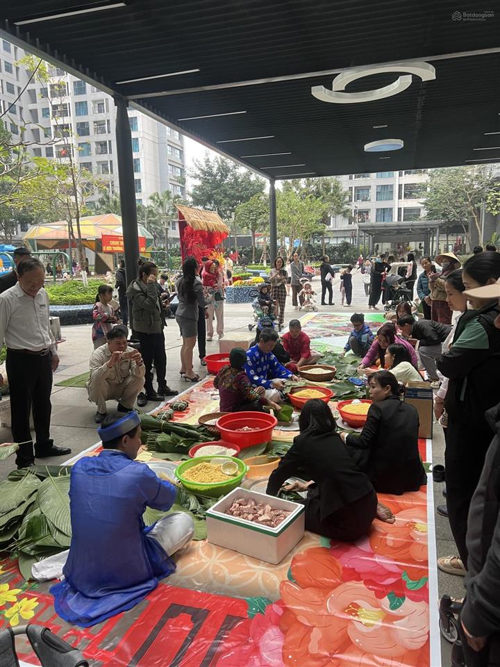 Chính chủ bán căn hộ toà s4 goldmark 136 hồ tùng mậu, 2 ngủ 2 vệ sinh, view pháo hoa mỹ đình