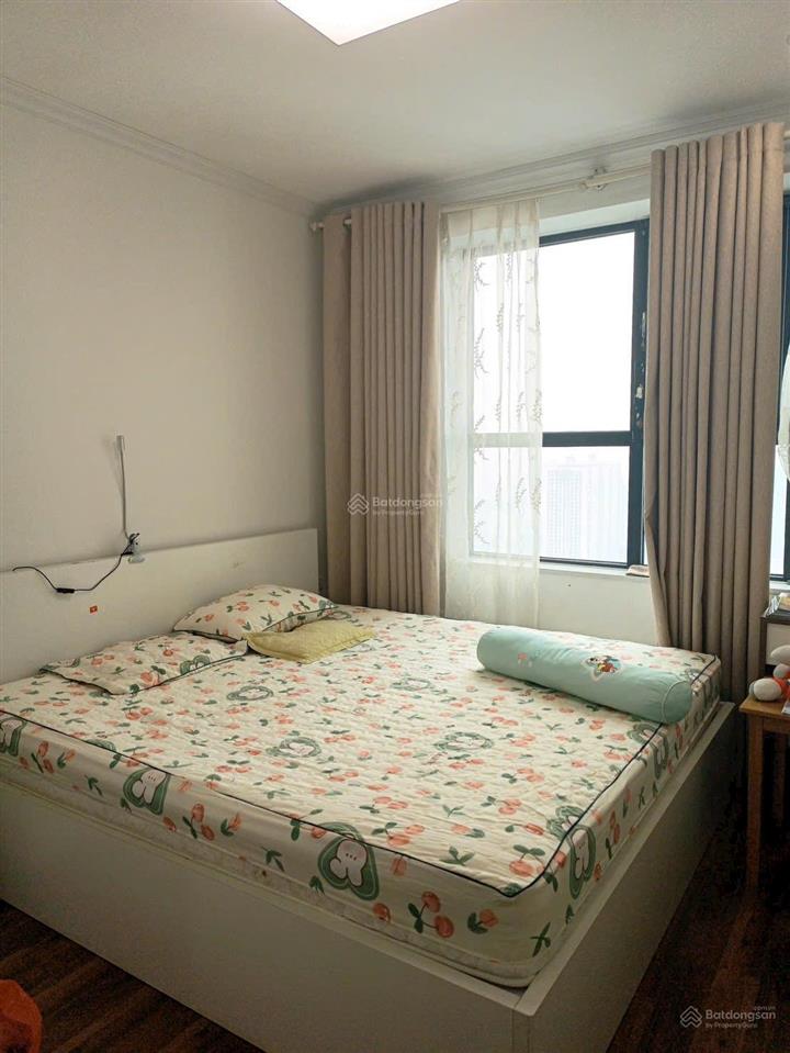 Chính chủ bán căn hộ toà s4 goldmark 136 hồ tùng mậu, 2 ngủ 2 vệ sinh, view pháo hoa mỹ đình