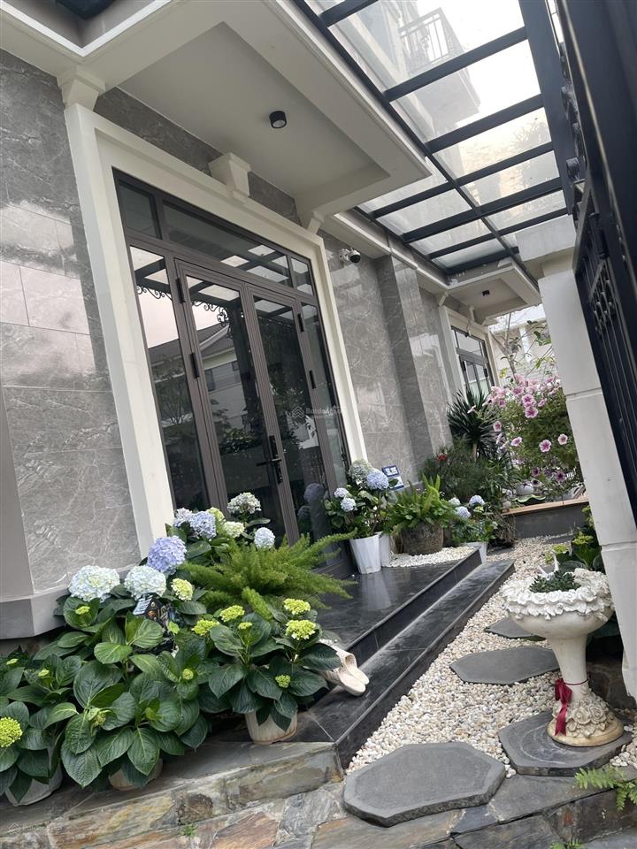 Hiếm có 1 căn biệt thự chỉ 65 triệu/m2 sắp nhận nhà mới tinh, đẹp long lanh, hướng nam mát mẻ