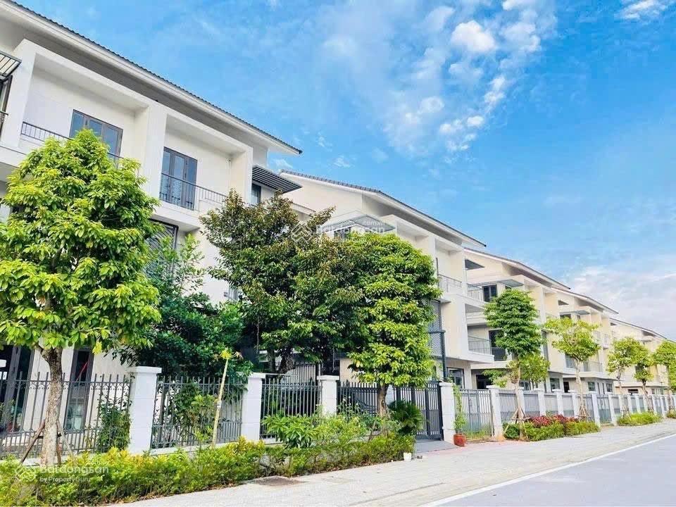 Hiếm có 1 căn biệt thự chỉ 65 triệu/m2 sắp nhận nhà mới tinh, đẹp long lanh, hướng nam mát mẻ