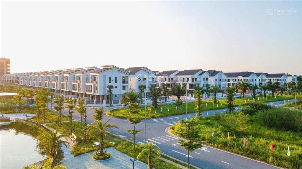 Chỉ 3,5 tỷ sở hữu nhà phố 170m2 đẹp long lanh ngay đại lộ hà nội  gia bình về hồ tây chỉ 15 phút