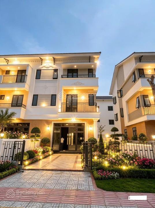 Chỉ 3,5 tỷ sở hữu nhà phố 170m2 đẹp long lanh ngay đại lộ hà nội  gia bình về hồ tây chỉ 15 phút