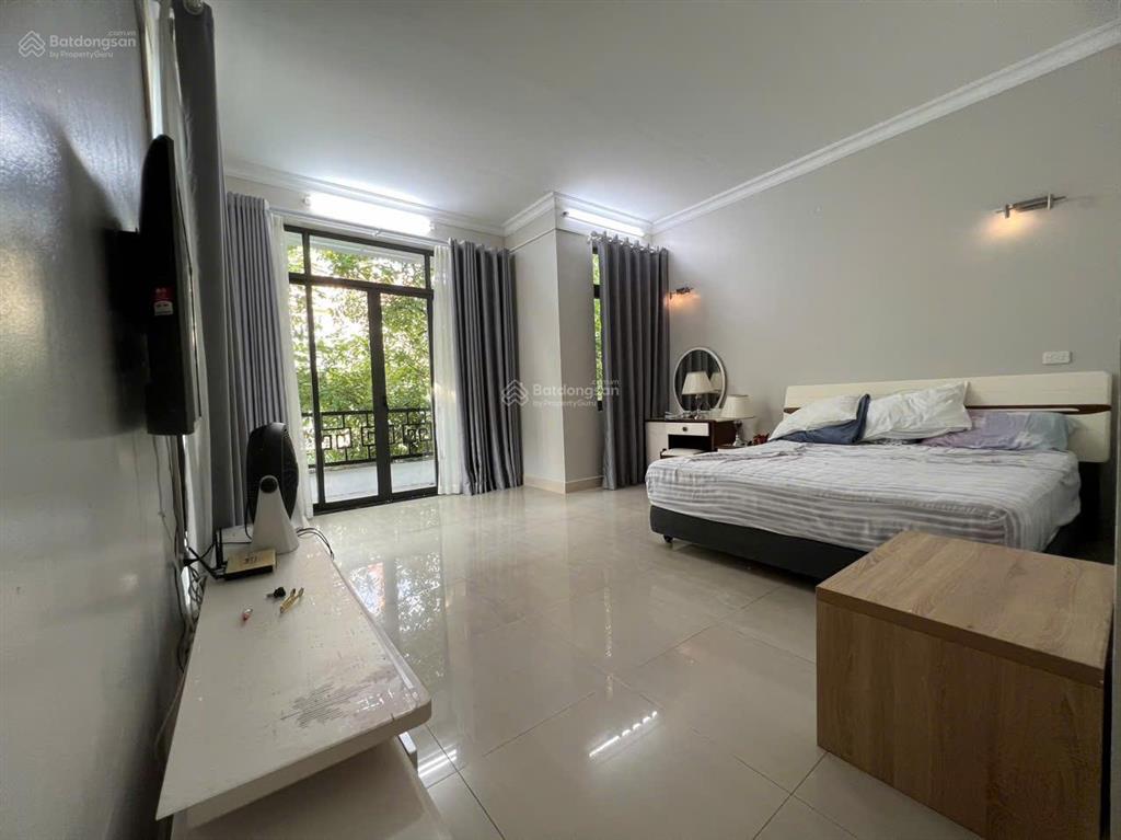 Bán biệt thự song lâp khu t ciputra tây hồ, dt 180m2, nhà đã sửa đẹp vào ở luôn.  0966 998 ***