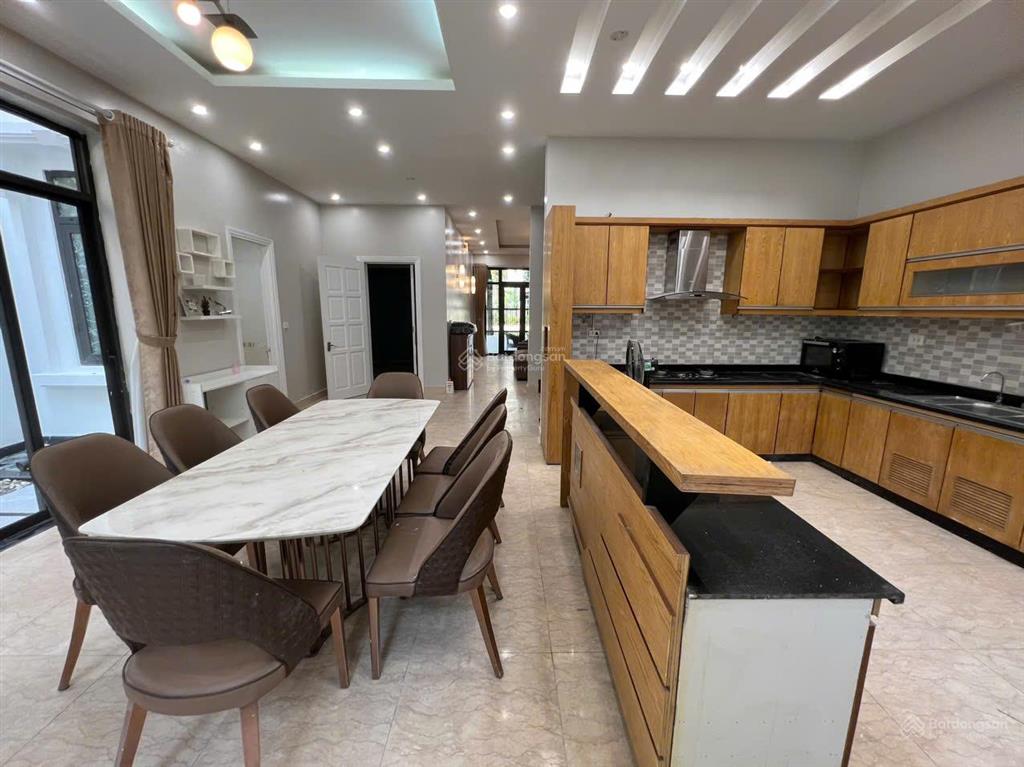 Bán biệt thự song lâp khu t ciputra tây hồ, dt 180m2, nhà đã sửa đẹp vào ở luôn.  0966 998 ***