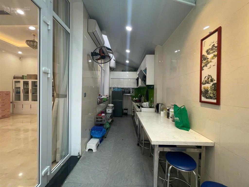 Bán biệt thự k3 ciputra, nhà đã sửa đẹp, hướng nam mát view công viên 65ha, dt 180m2.  0966 998 ***