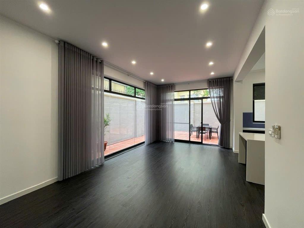 Bán biệt thự song lập mặt đường đôi 30m ciputra tây hồ 198m2 view hà nội academy . 0966 998 ***