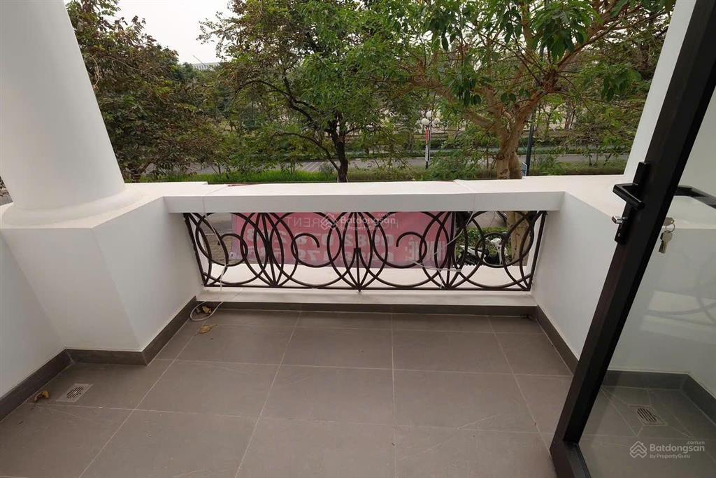 Bán biệt thự song lập mặt đường đôi 30m ciputra tây hồ 342m2 view trường học unis.  0966 998 ***