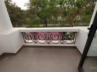 Bán biệt thự song lập mặt đường đôi 30m ciputra tây hồ 342m2 view trường học unis.  0966 998 ***