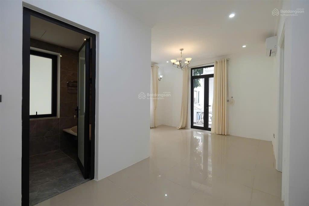 Bán biệt thự song lập mặt đường đôi 30m ciputra tây hồ 342m2 view trường học unis.  0966 998 ***