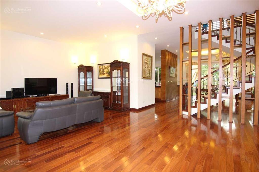 Chính chủ bán biệt thự song lập t3 ciputra, view sông thoáng mát, dt 324m2.  0966 998 ***