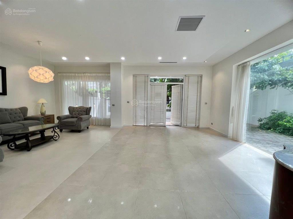 Chính chủ bán biệt thự song lập t3 ciputra, view sông thoáng mát, dt 324m2.  0966 998 ***