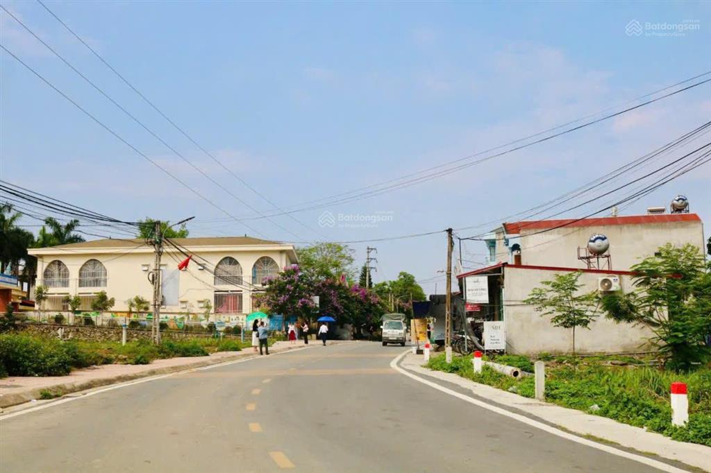 Chính chủ bán thửa đất 56m2 cạnh ngã tư xuân mai, sẵn sổ đỏ, giá 1,58 tỷ, đường rộng 15m ô tô tránh